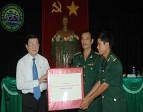 ປະທານປະເທດ ເຈືອງເຕິ໋ນຊາງ ປະຕິບັດງານຢູ່ແຂວງກອນຕຸມ. - ảnh 1